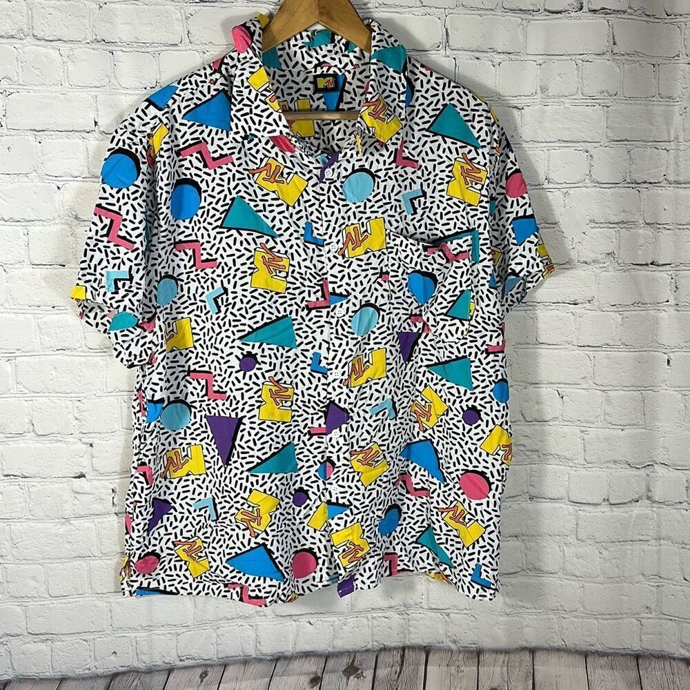 MTV Music Television All over‎ Print Short Sleeve Camp Shirt